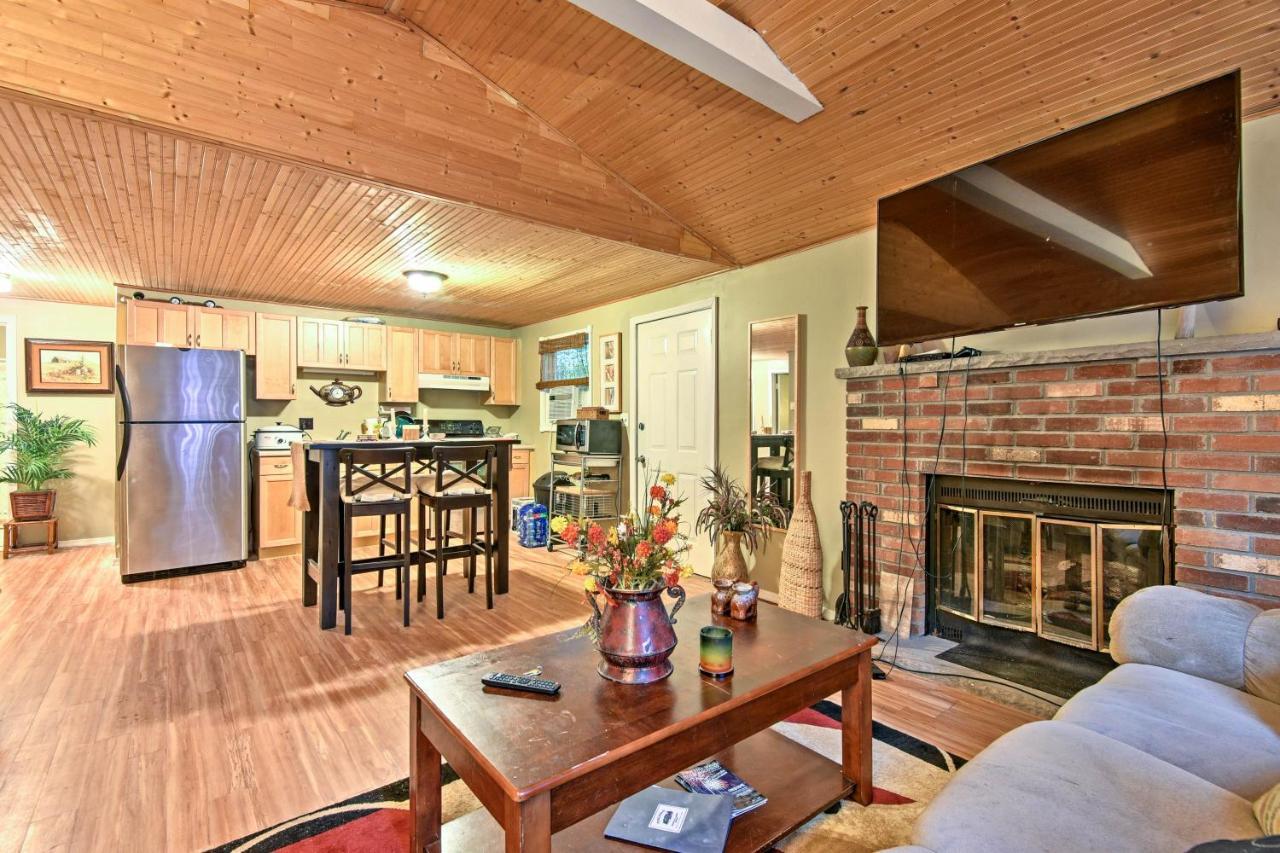 Cozy Arrowhead Lake Home With Sunroom And Pool Access! Pocono Lake Екстериор снимка